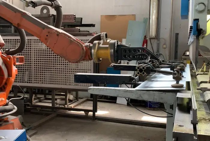 Ρομπότ Αυτοματισμού Στο Εργοστάσιο Μεταλλικού Συστήματος που παράγει θωρακισμένες / πόρτες ασφαλείας, κλειδαρίες ασφαλείας (Stl)
